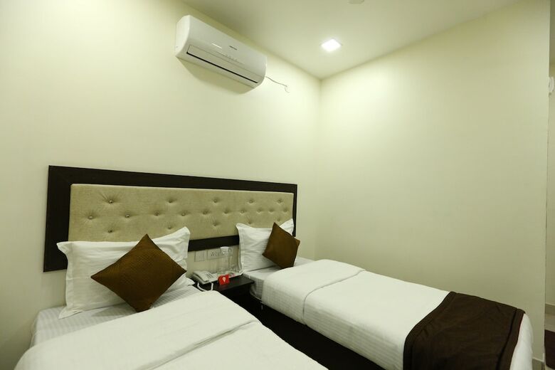 Hotel Oyo 7850 Royal Elite