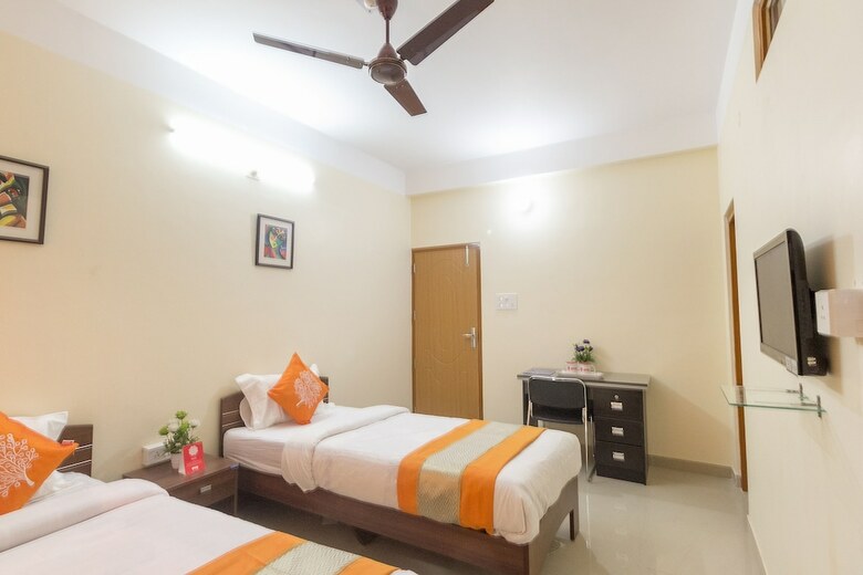 Hotel Oyo 8209 Home Stay Down Town