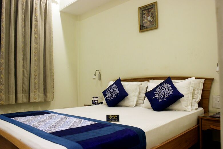 Oyo 9899 Hotel Palm Tree