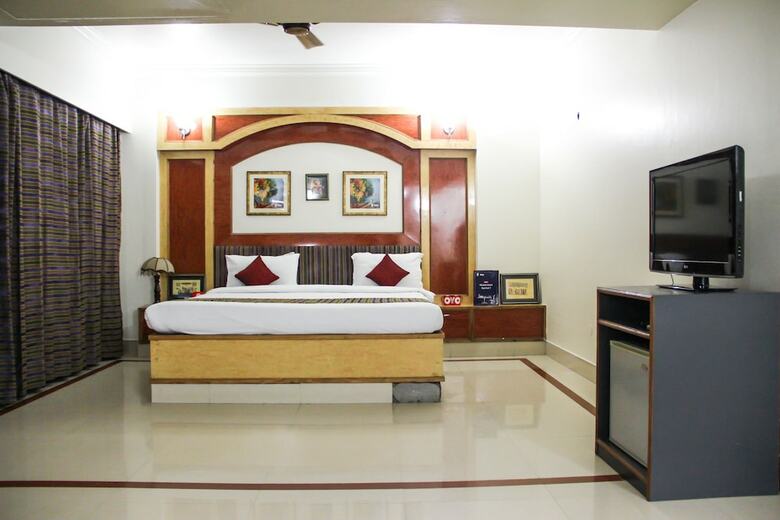 Oyo 8450 Hotel Grand Starline
