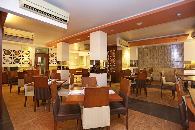 Oyo 9612 Hotel Royal Ramiro