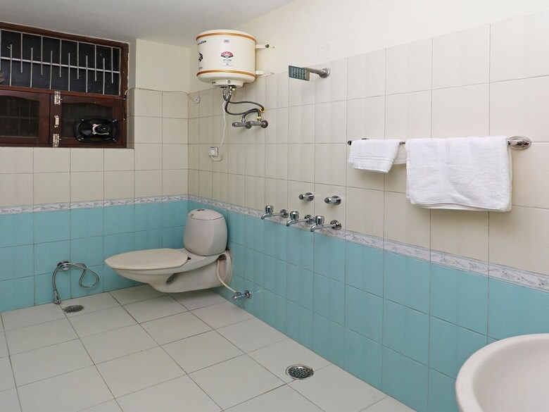 Hotel Oyo 10071 Go Rooms Sector 45