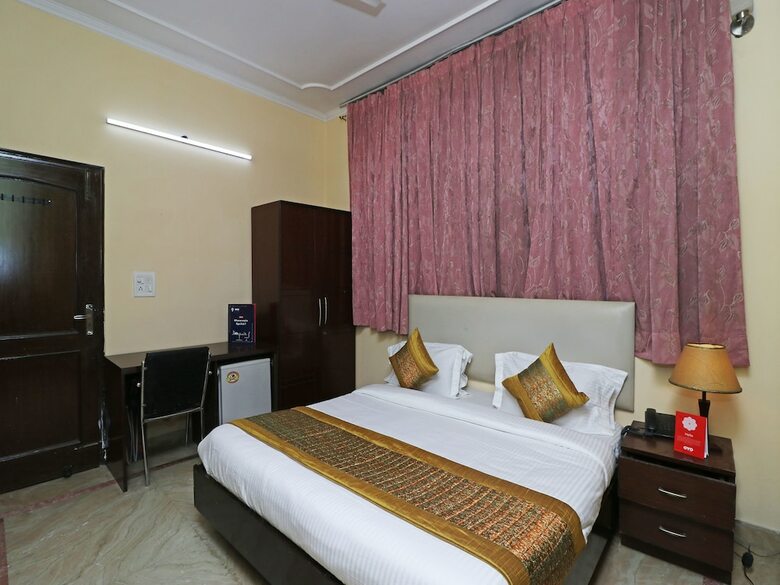 Oyo 10583 Hotel Amigo