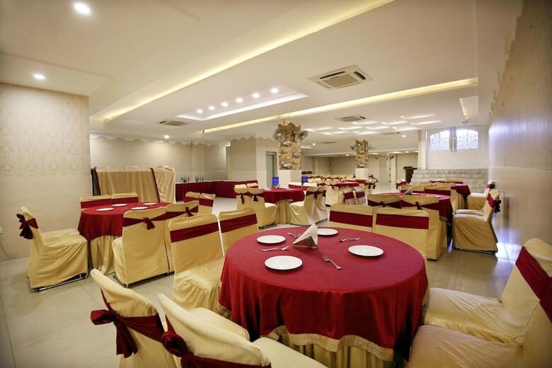 Oyo 3791 Hotel Umed Grand