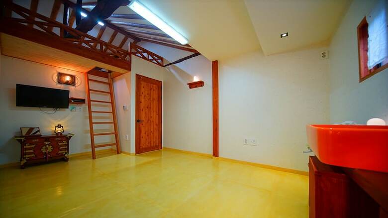 Hotel Jeonju Village Skylove
