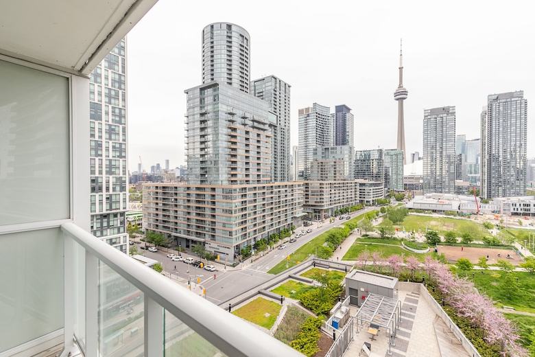 Simply Comfort. Amazing Downtown Apartments