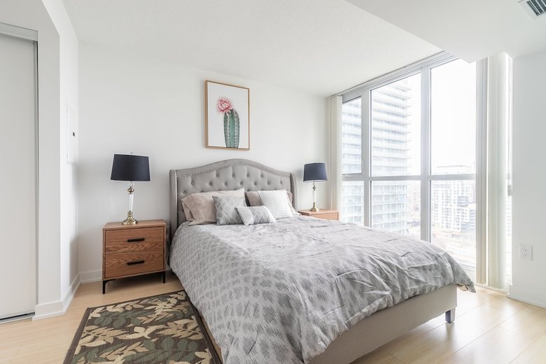 Simply Comfort. Amazing Downtown Apartments