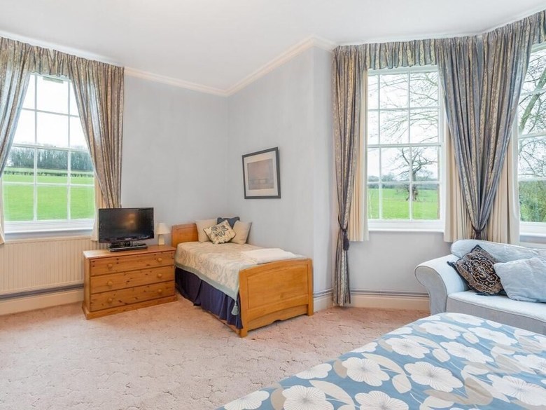 Marshwood Farm B&B And Shepherds Hut