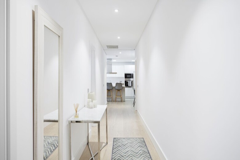 Velazquez Apartments By Flatsweethome