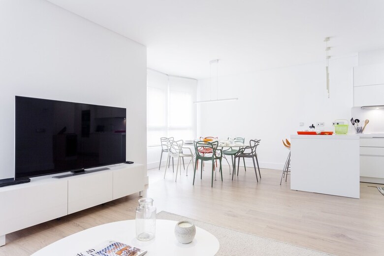 Velazquez Apartments By Flatsweethome