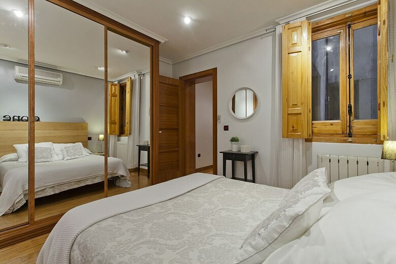 Fuencarral Apartments By Flatsweethome