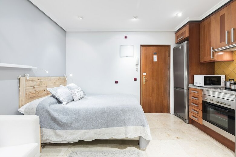 Fuencarral Apartments By Flatsweethome