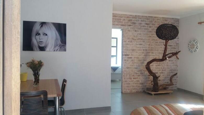 Hotel Melvilla Guesthouse