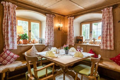 Hostal Berghaus - Der Westerhof Hotel