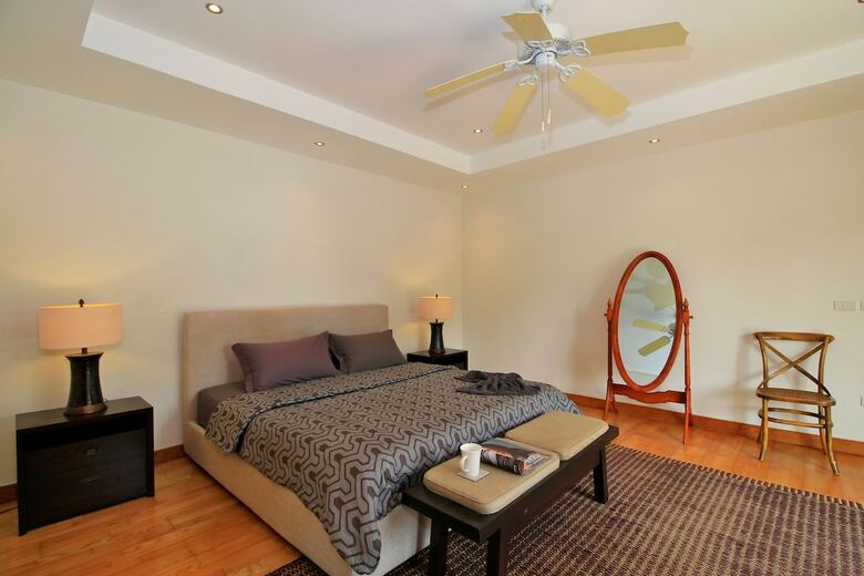 Pattaya Sunset Villa 4 Bedroom Sleeps 8