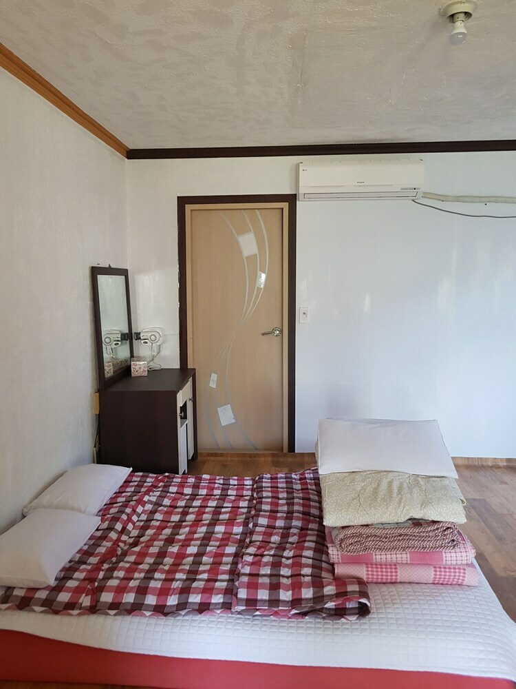 Pension Jeju Good House