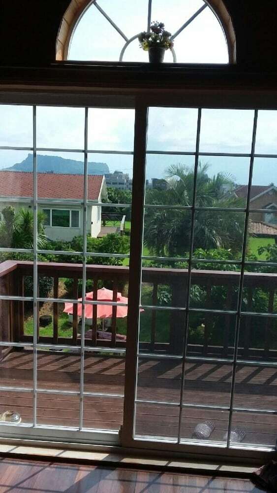 Pension Jeju Good House