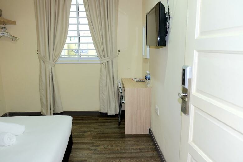 Hotel Natol Homestay - L.a