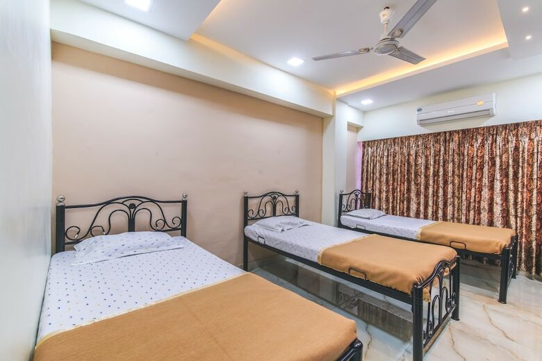 Hotel Nest Inn, Malad