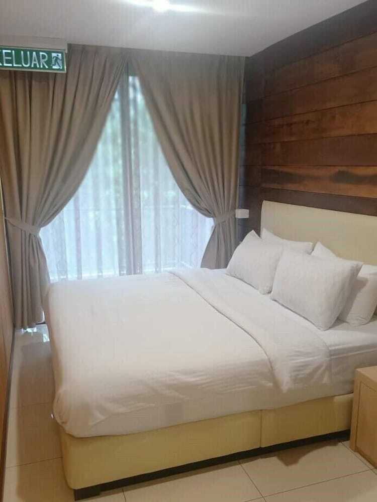 Kluang Container Swimming Pool Hotel