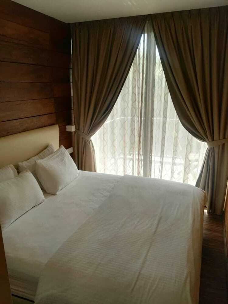 Kluang Container Swimming Pool Hotel