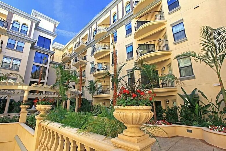 Dtla Apartment With Parking And Pool