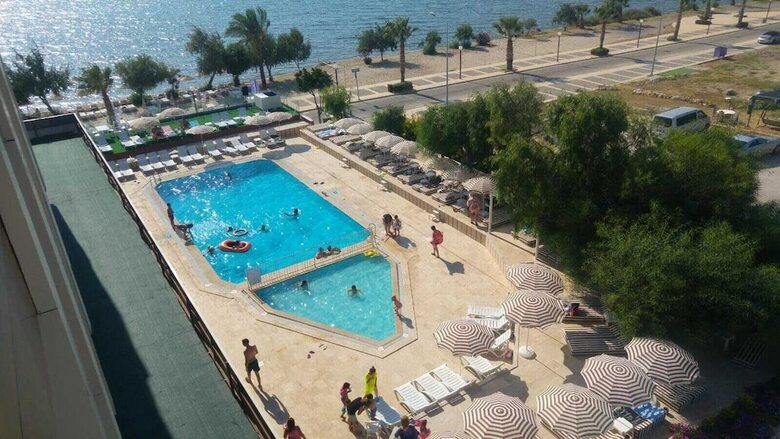 Wa Cesme Farm Hotel Beach Resort & Spa