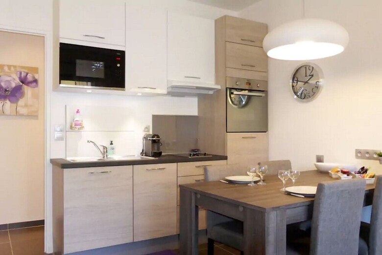 Apartamentos Hyper Center, Terrace On The Canal