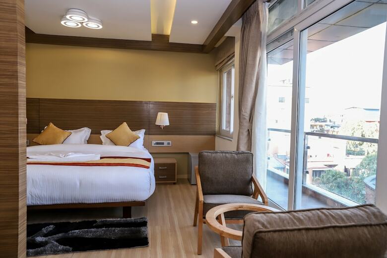 Retro Hotel And Spa