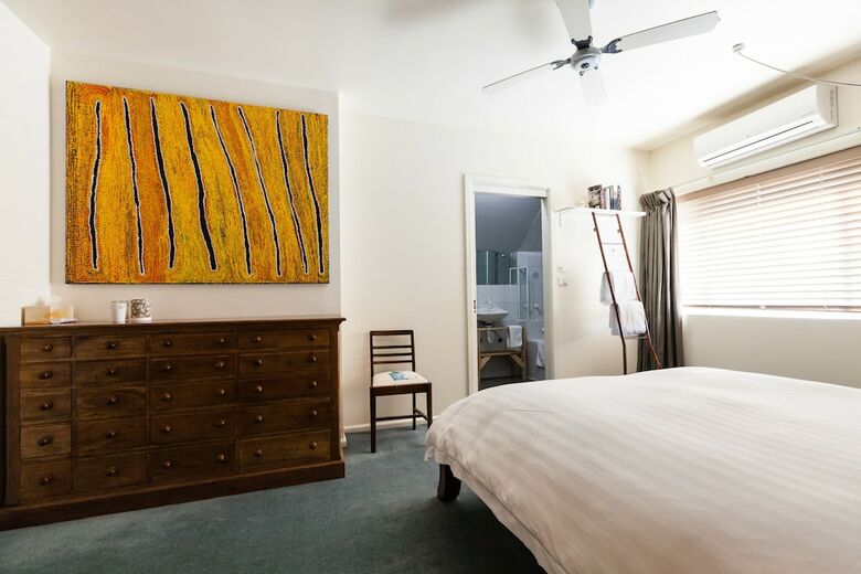 Kelly, 3bdr Northcote House