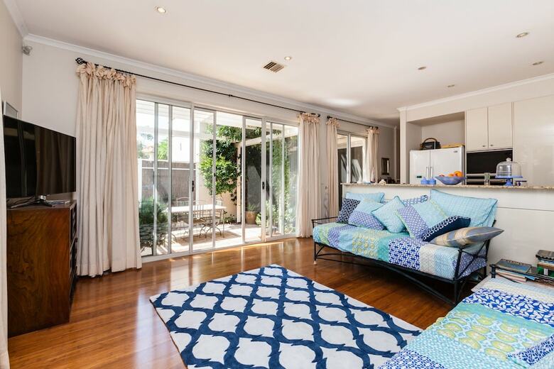 Jasmine, 2bdr Port Melbourne House