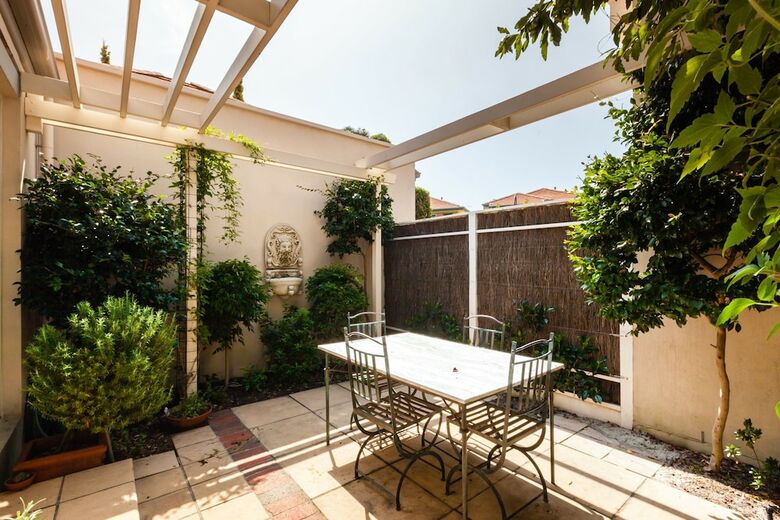 Jasmine, 2bdr Port Melbourne House