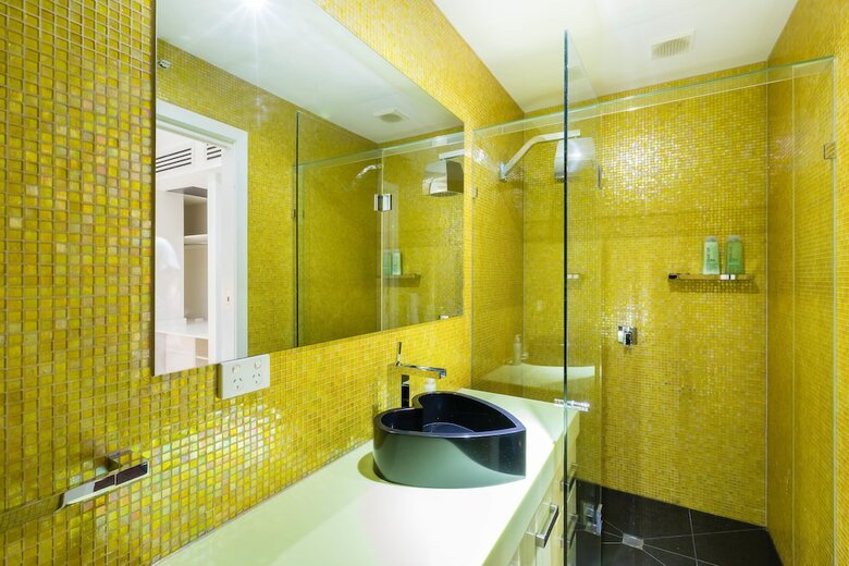 Maddison, 3bdr Port Melbourne Apartment