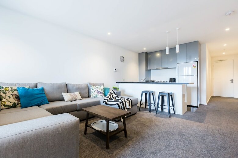 Sonya, 2bdr Southbank Apartment