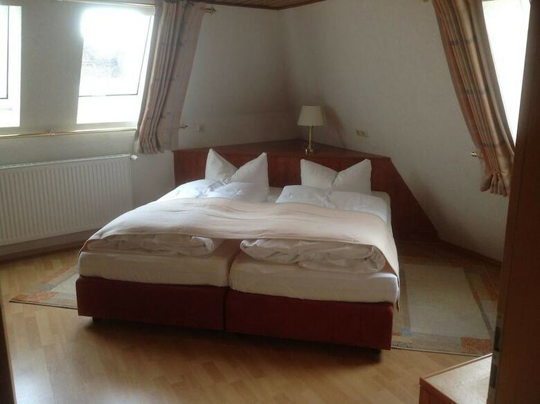 Hostal Pension Altstadt Garni