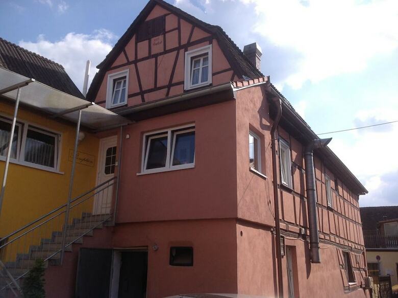 Hostal Pension Altstadt Garni
