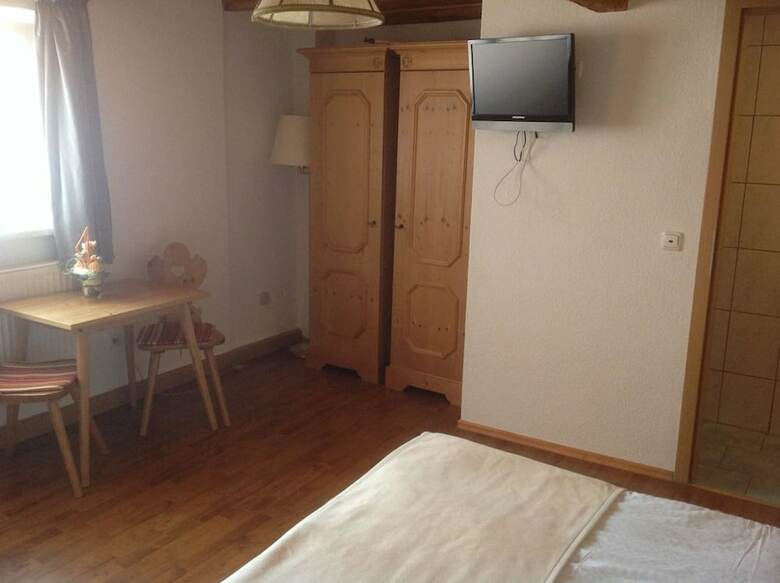 Hostal Pension Altstadt Garni