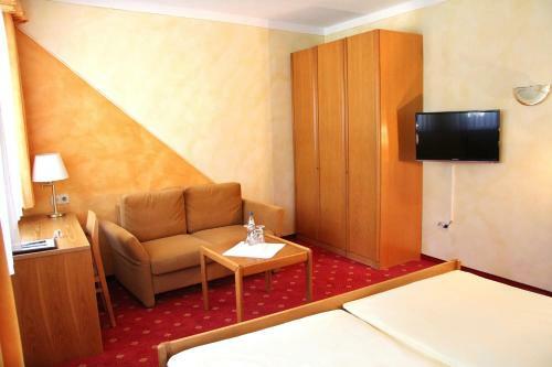 Hostal Goldener Schwan Hotel Garni