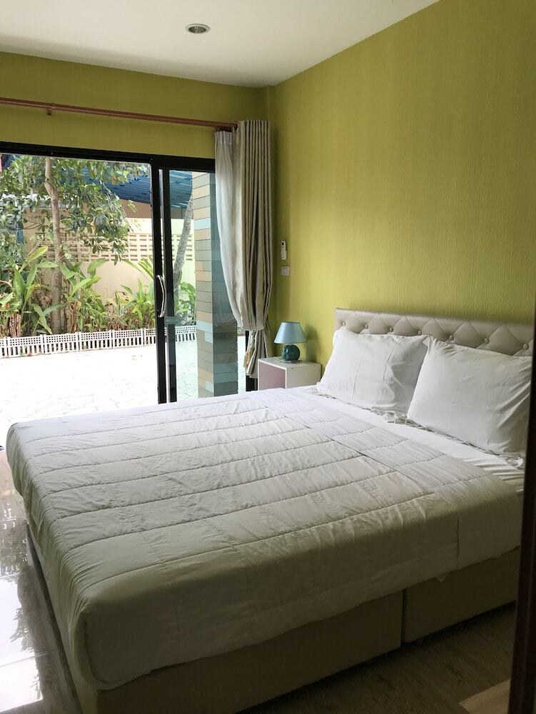 Hotel 7 House