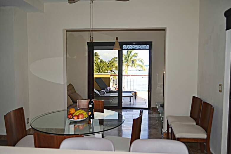 Apartamentos El Faro Beachfront Penthouse