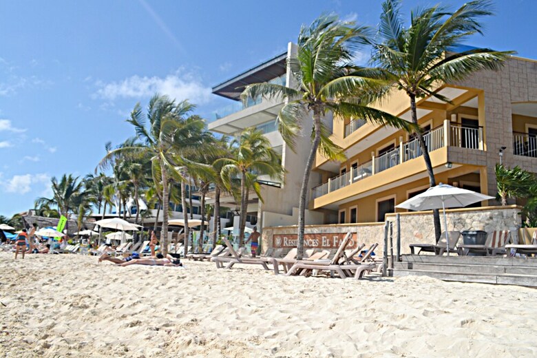 Apartamentos El Faro Beachfront Penthouse