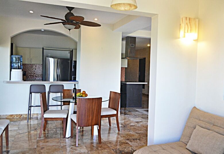 Apartamentos El Faro Beachfront Penthouse