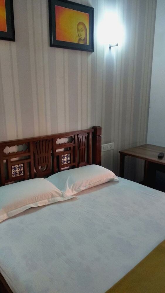 Carlton Hotel
