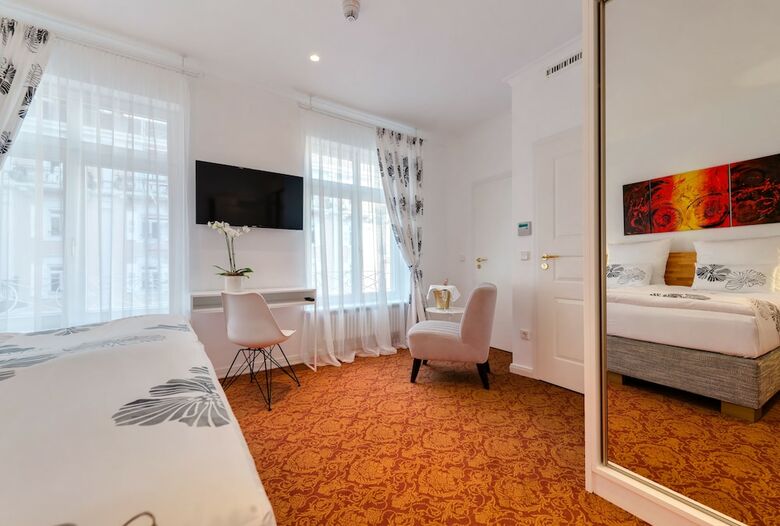 Hotel House One Guesthouse