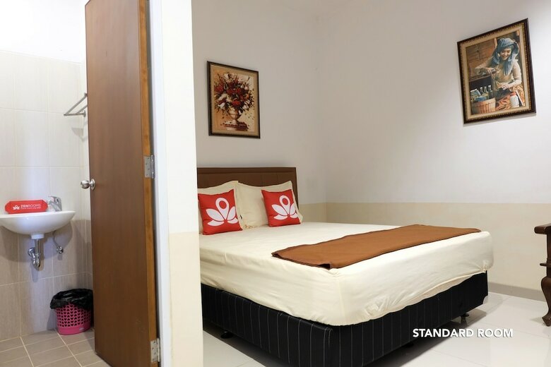 Hotel Zen Rooms Near Alun-alun