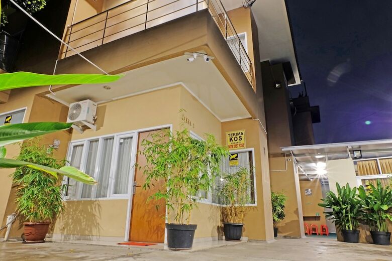 Hotel Zen Rooms Near Alun-alun
