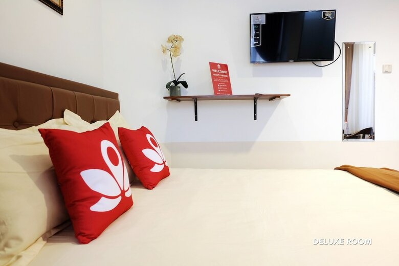 Hotel Zen Rooms Near Alun-alun