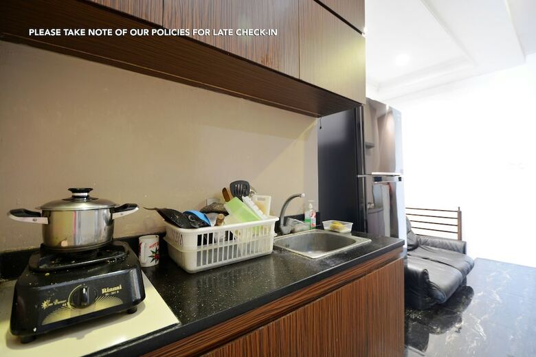 Hotel Zen Rooms Radio Dalam