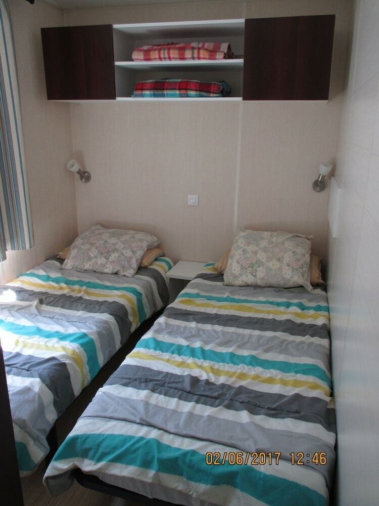 Bungalow With 2 Bedrooms In Grimaud, With Pool Access - 200 M From The Beach