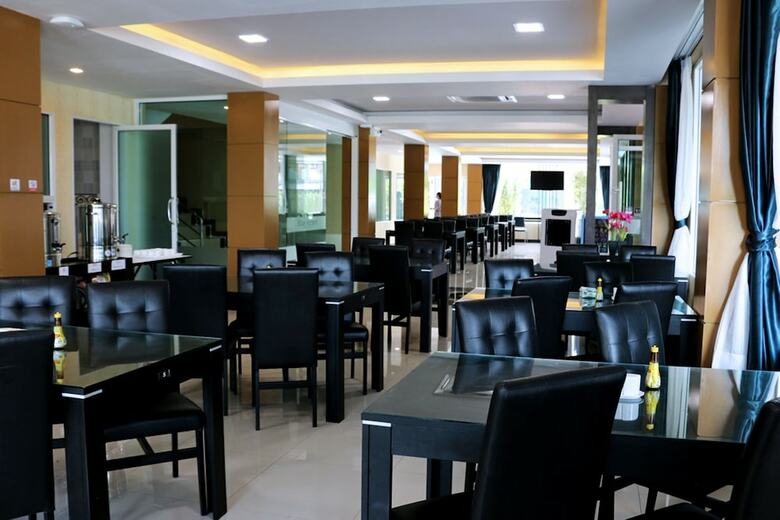 Hotel Blue Sky Residence Airport
